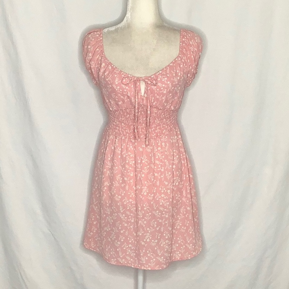 Love Tree Smocked Babydoll Milkmaid Ditsy Floral Dress Size S